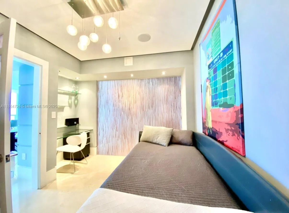 16699 E Collins Ave, #1103
