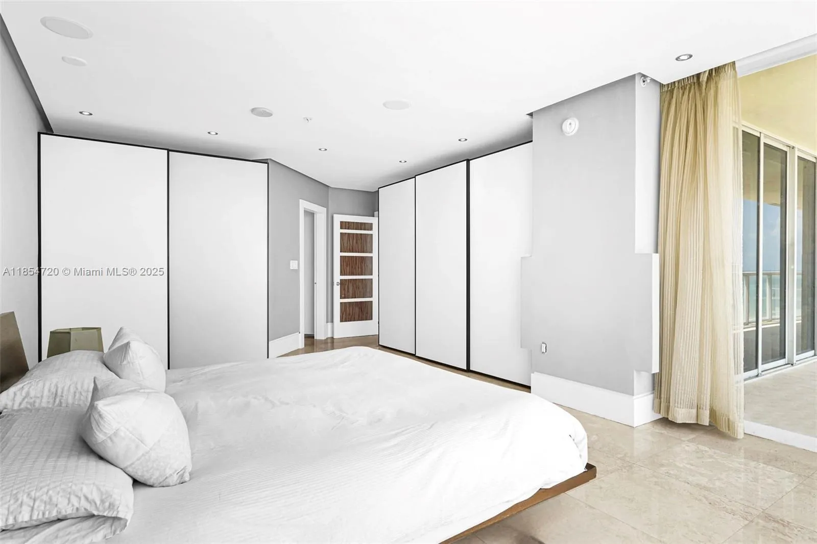 16699 E Collins Ave, #1103