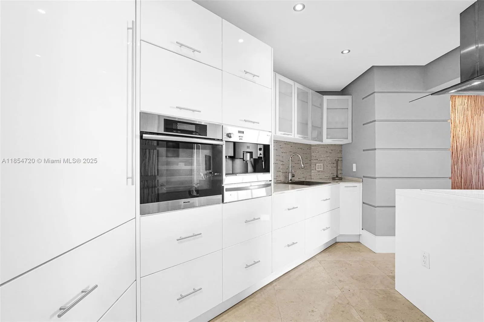 16699 E Collins Ave, #1103