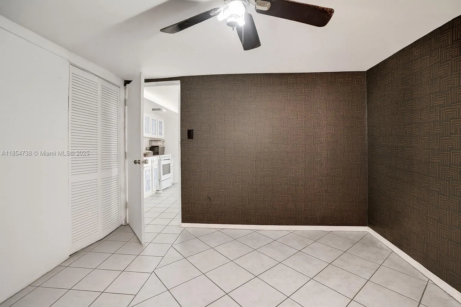 48 SW 14th St