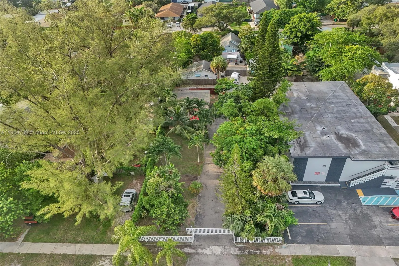 48 SW 14th St