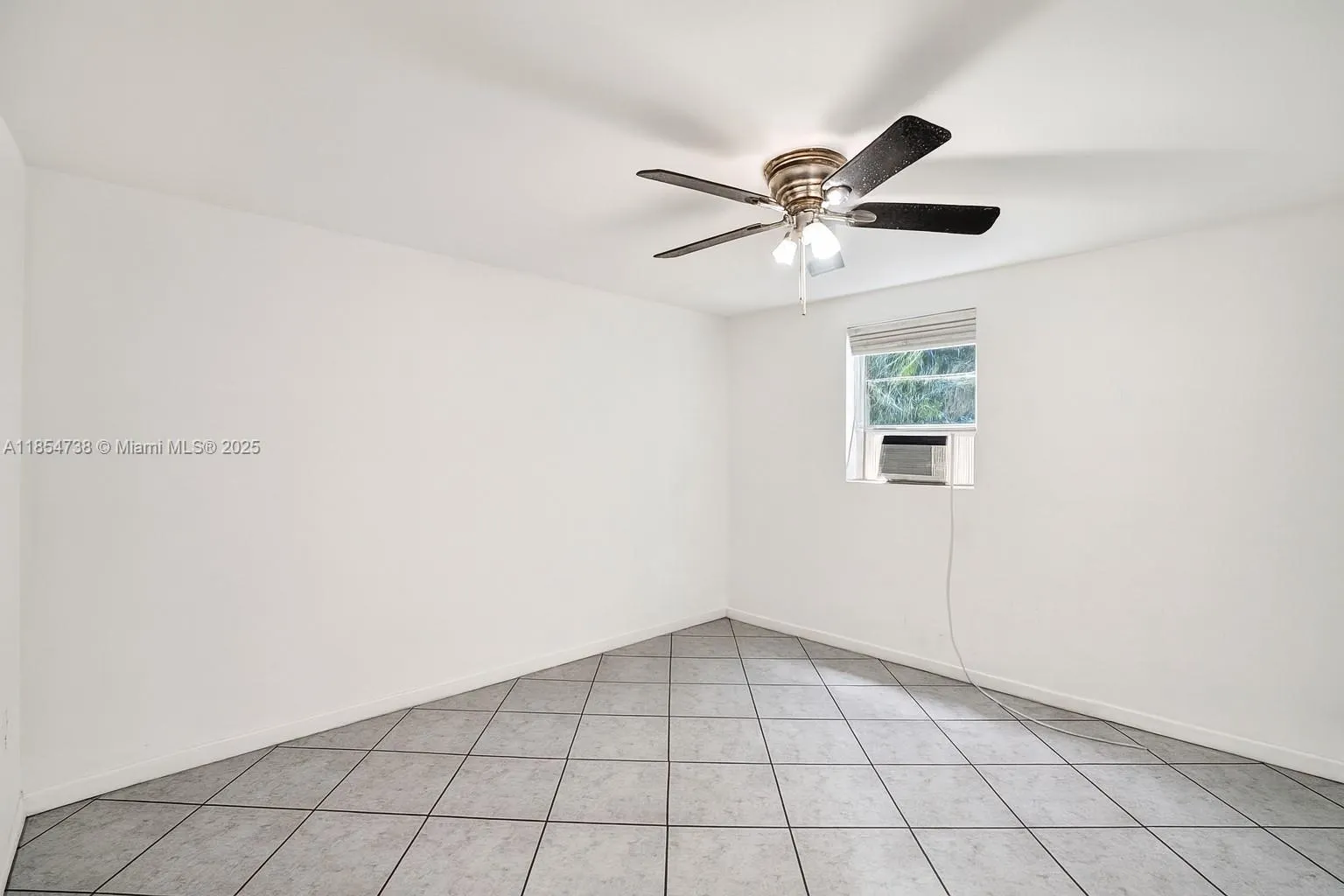 48 SW 14th St