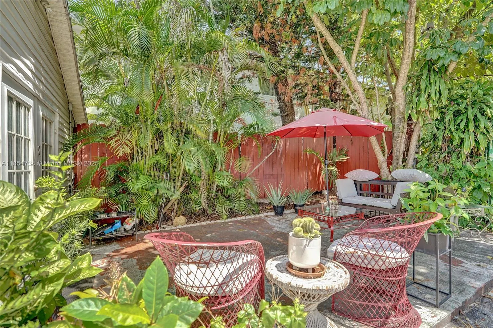 48 SW 14th St