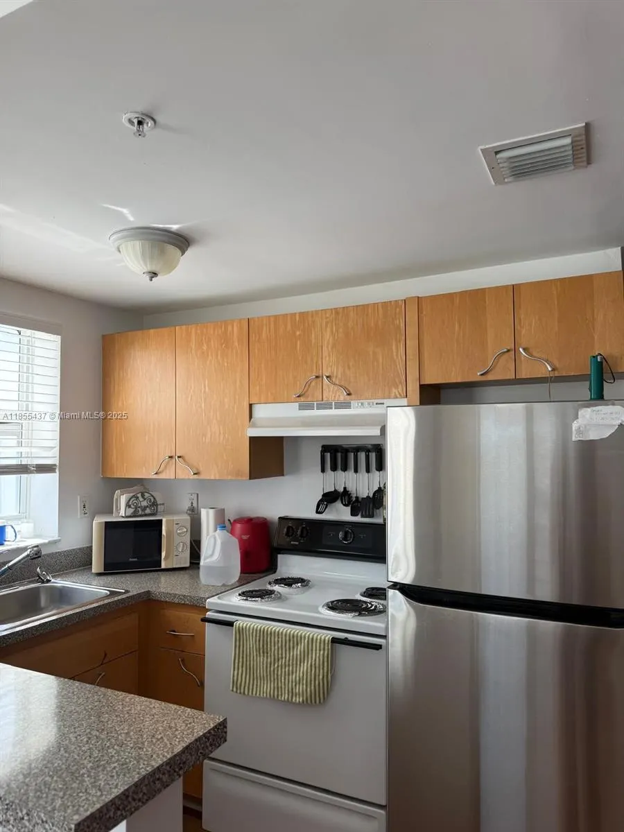 1542 Drexel Ave, #301