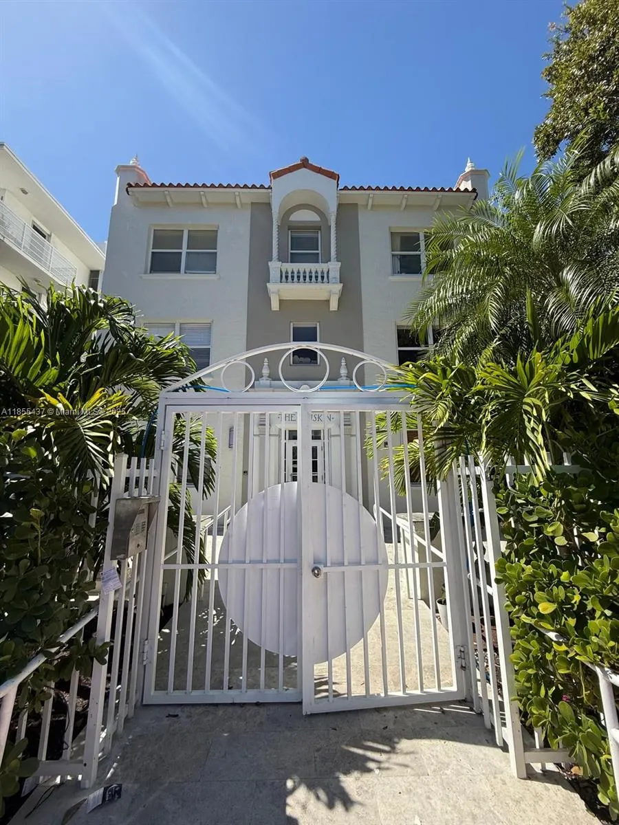 1542 Drexel Ave, #301