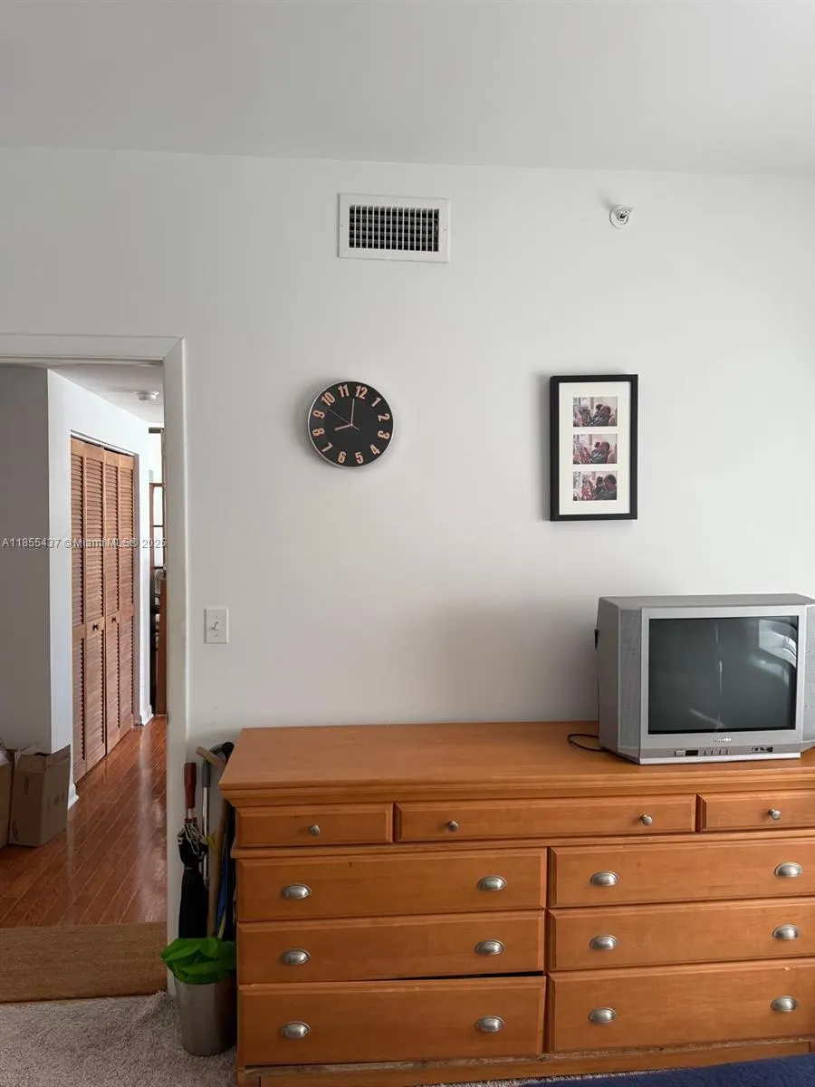 1542 Drexel Ave, #301