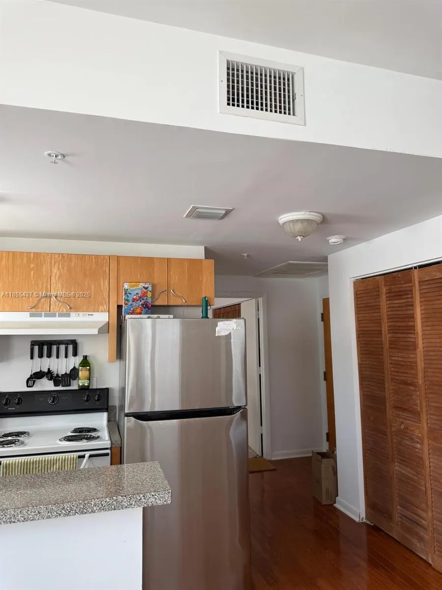 1542 Drexel Ave, #301
