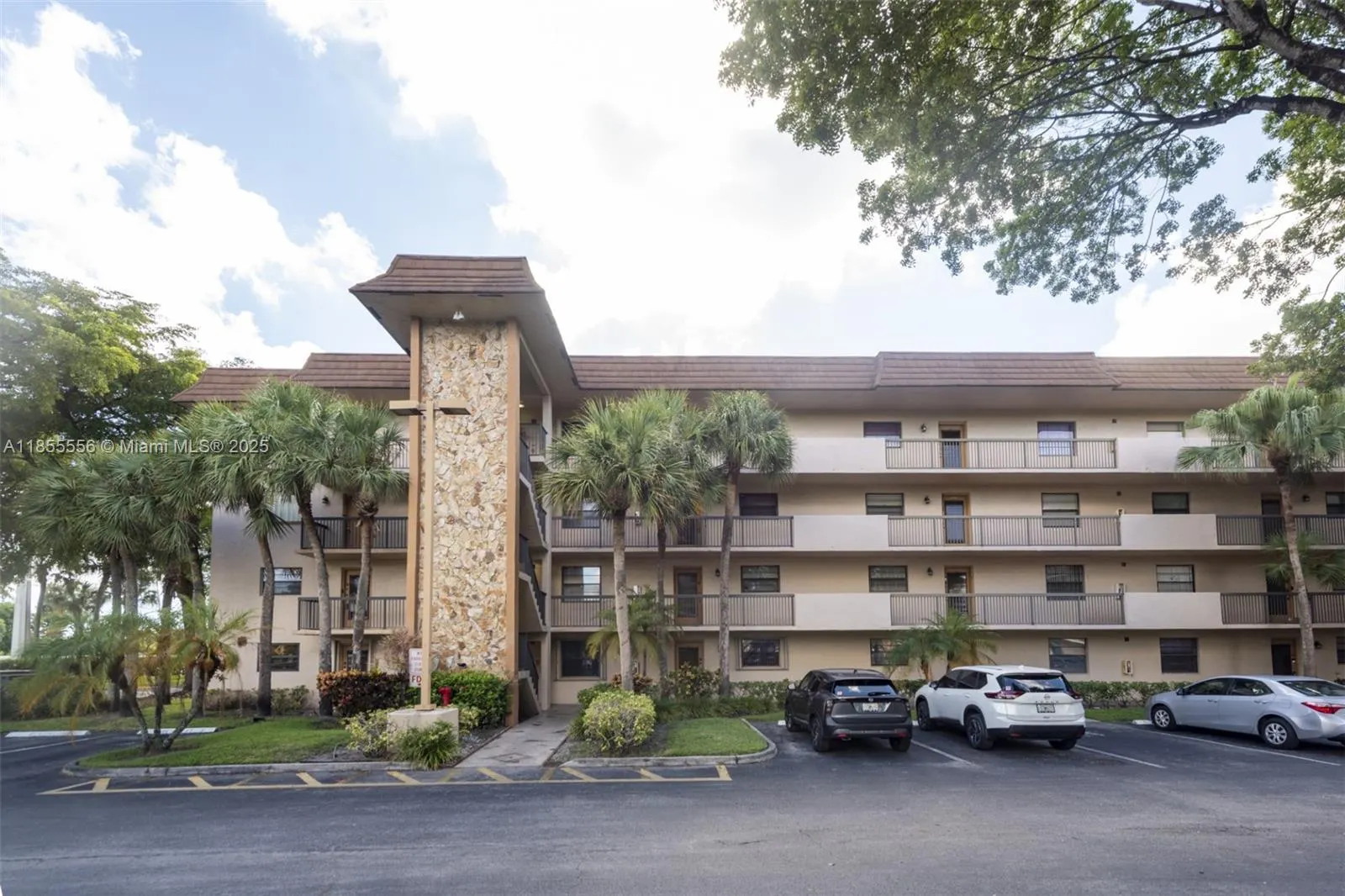 4965 E Sabal Palm Blvd, #303