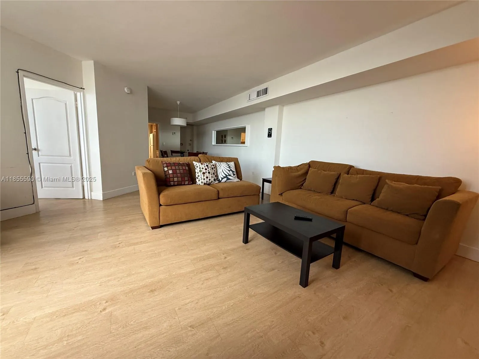 999 Brickell Bay Dr, #604