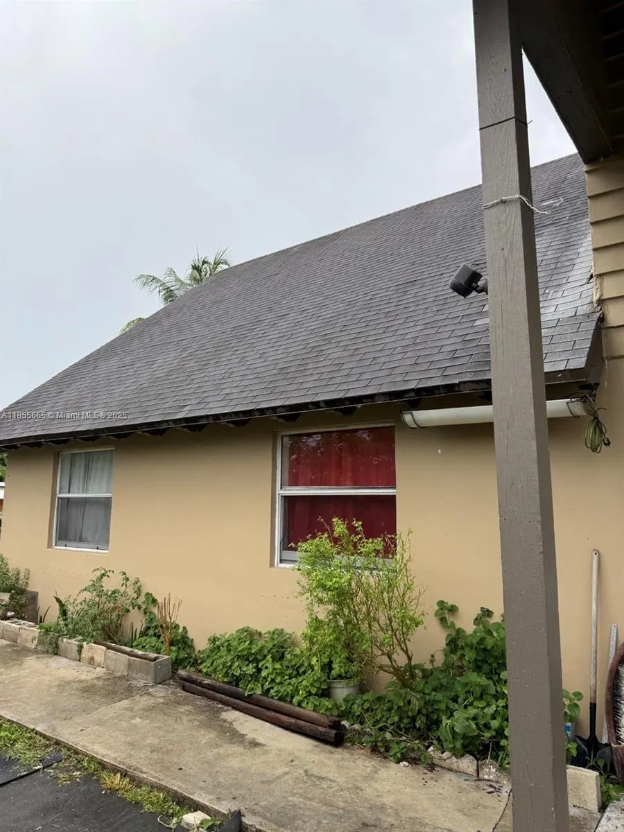 1801 Gardenia Rd
