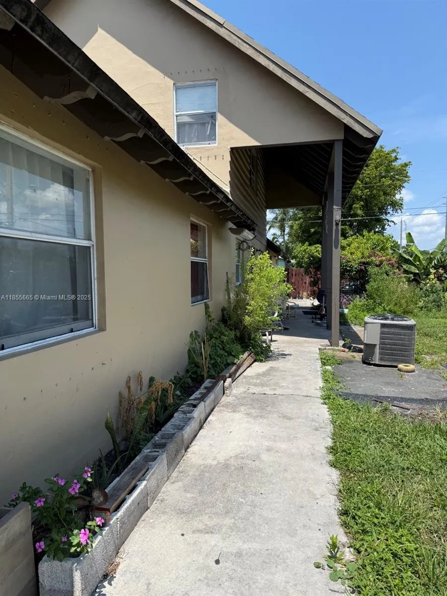 1801 Gardenia Rd