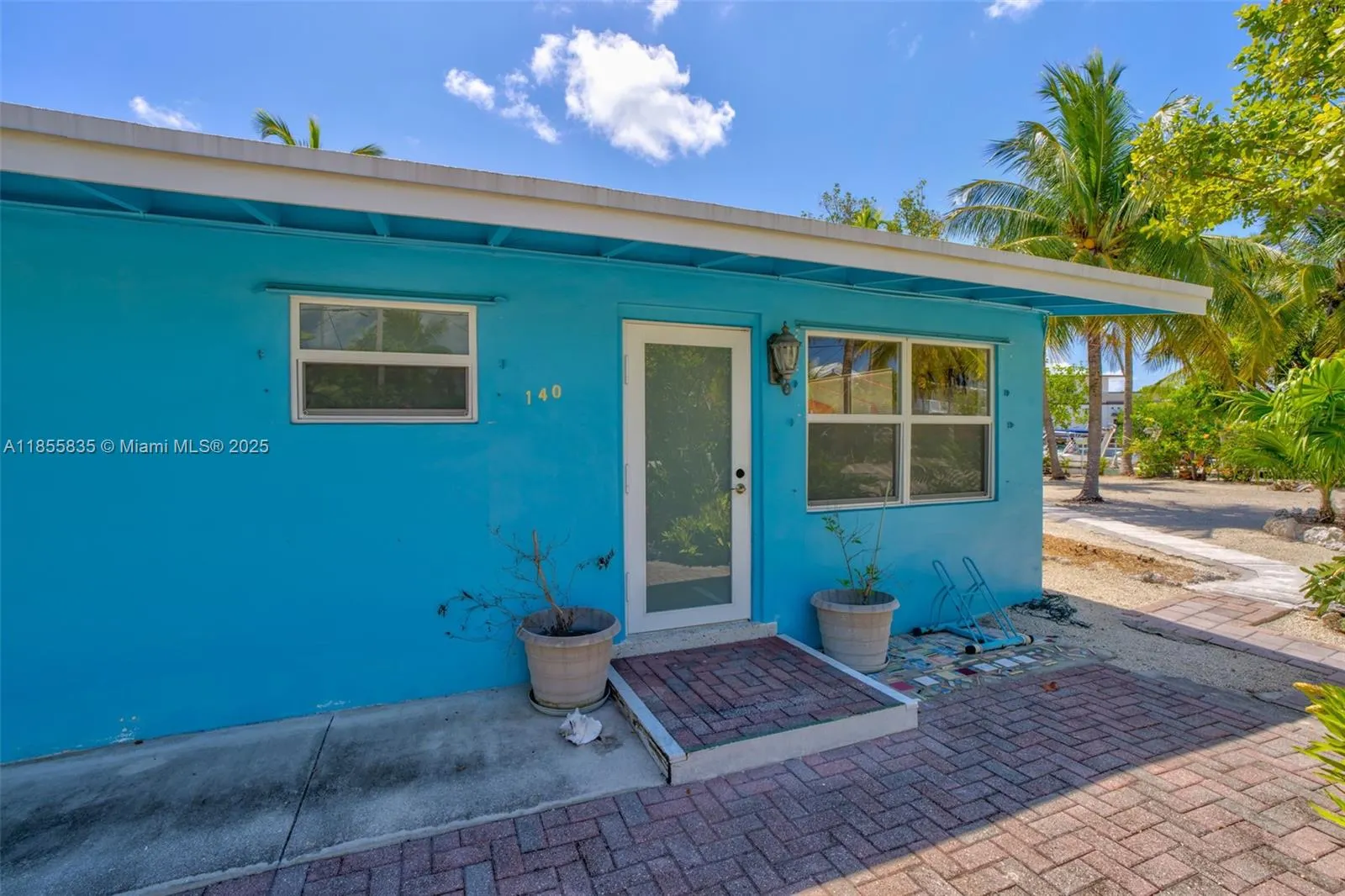 140 Gardenia St