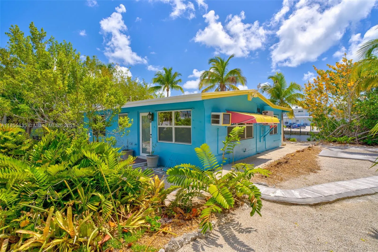 140 Gardenia St
