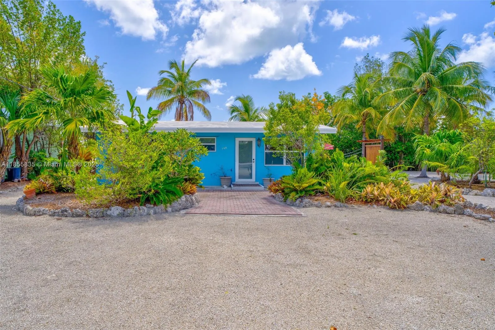 140 Gardenia St