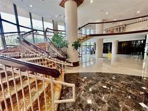 10185 Collins Ave, #818