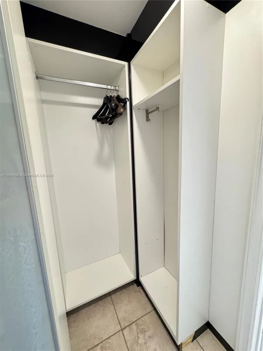 100 Bayview Dr, #309