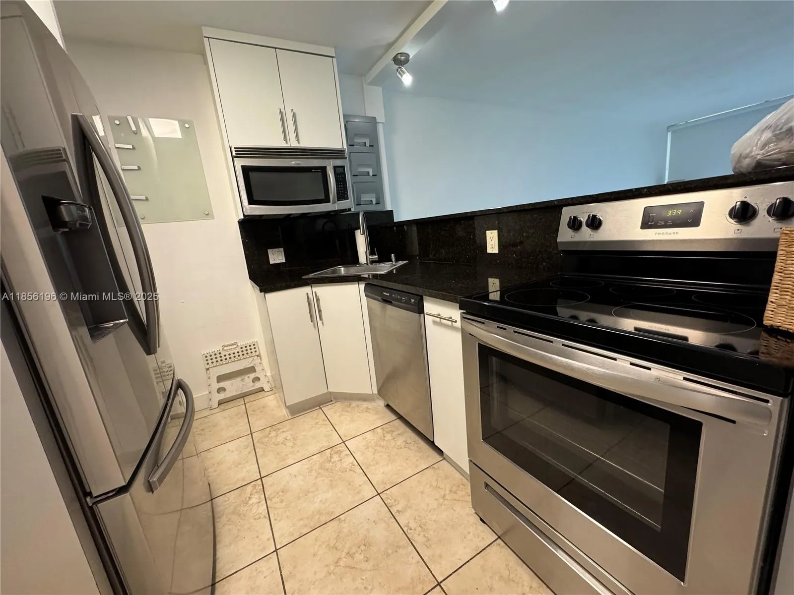 100 Bayview Dr, #309