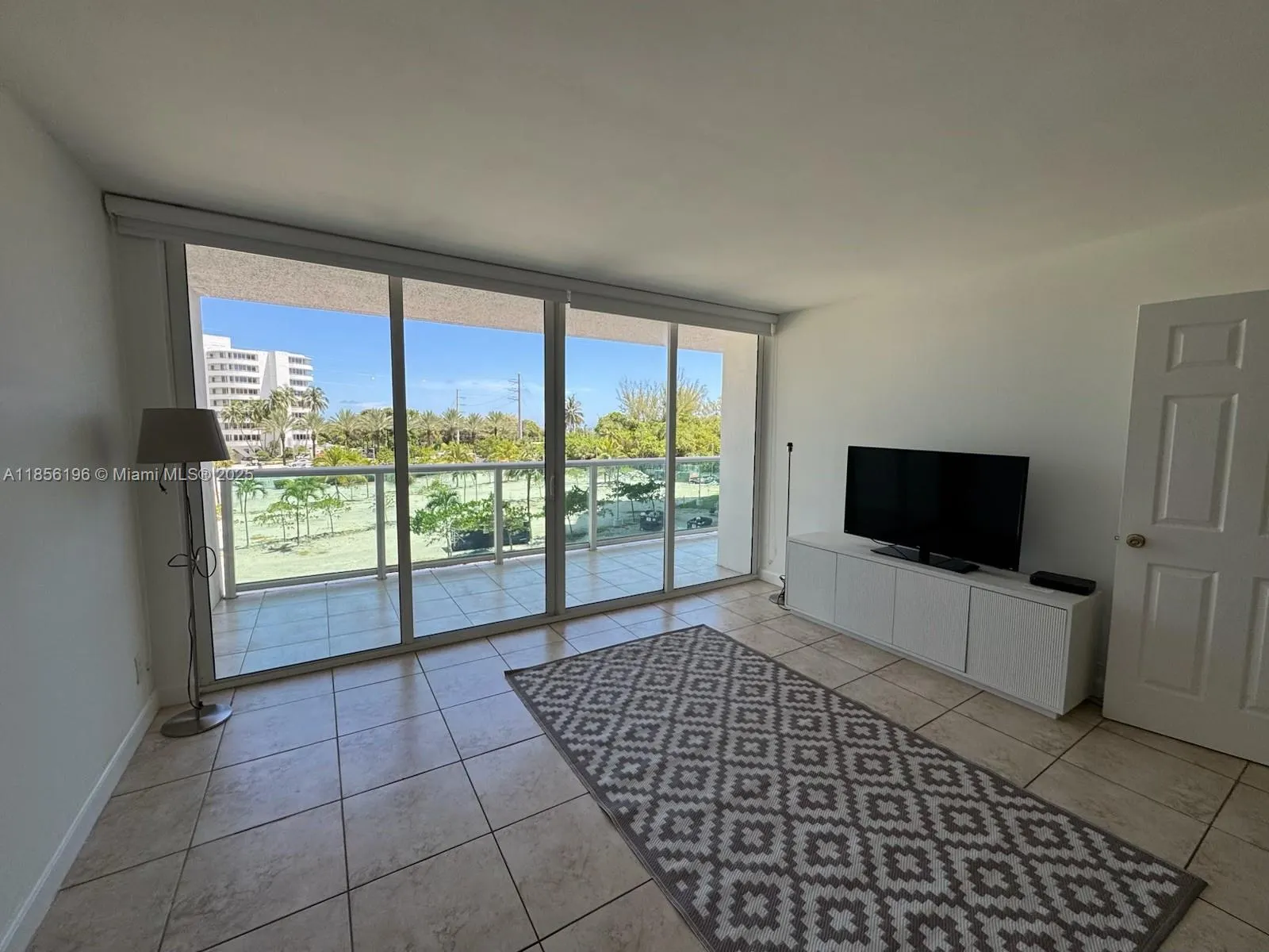 100 Bayview Dr, #309