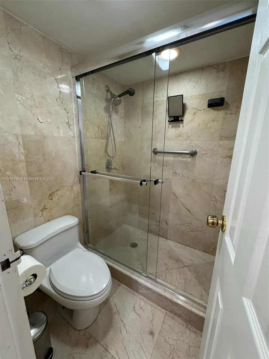 100 Bayview Dr, #309