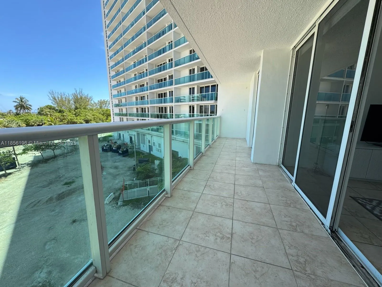 100 Bayview Dr, #309