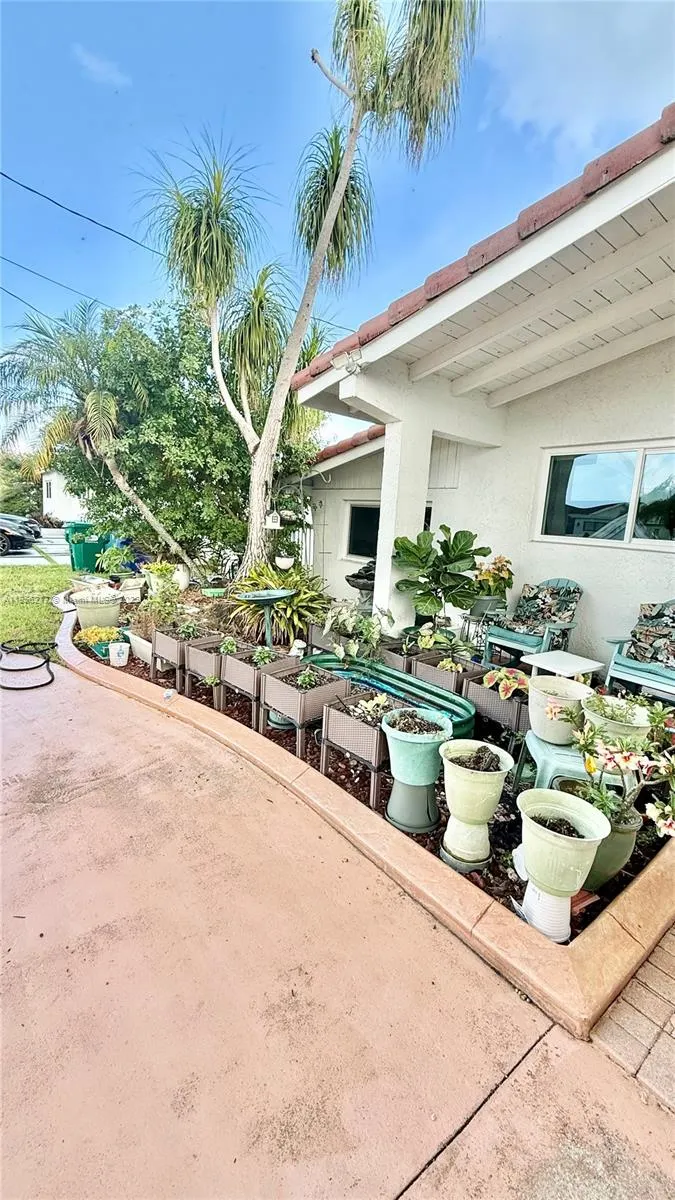 2500 NE 209th Ter
