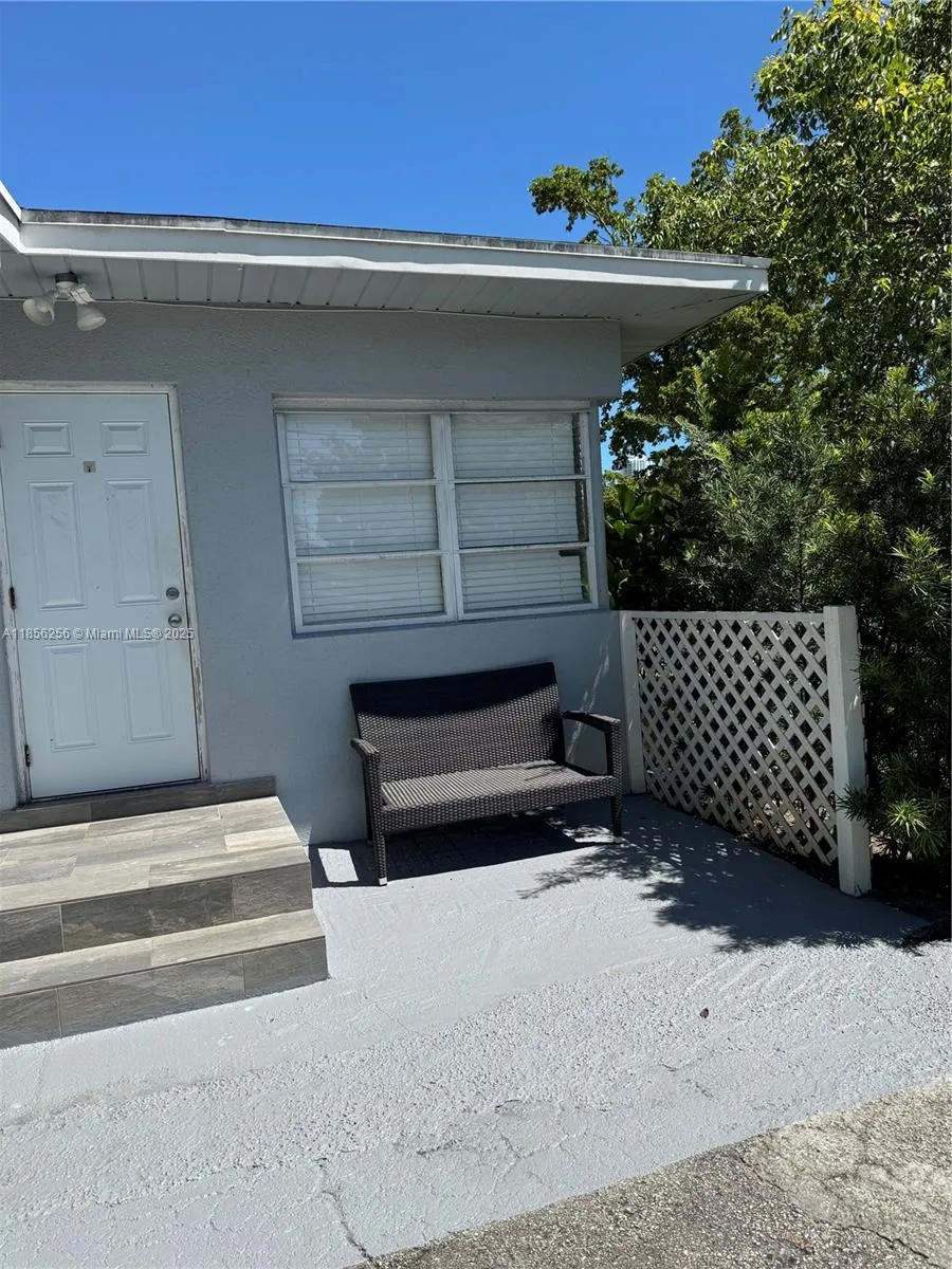 1003 SW 4th Ave, #2
