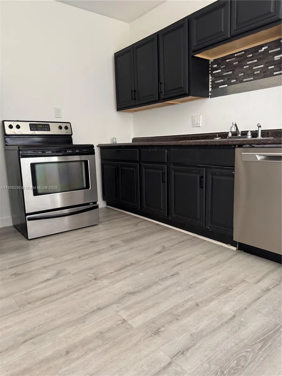 1003 SW 4th Ave, #2