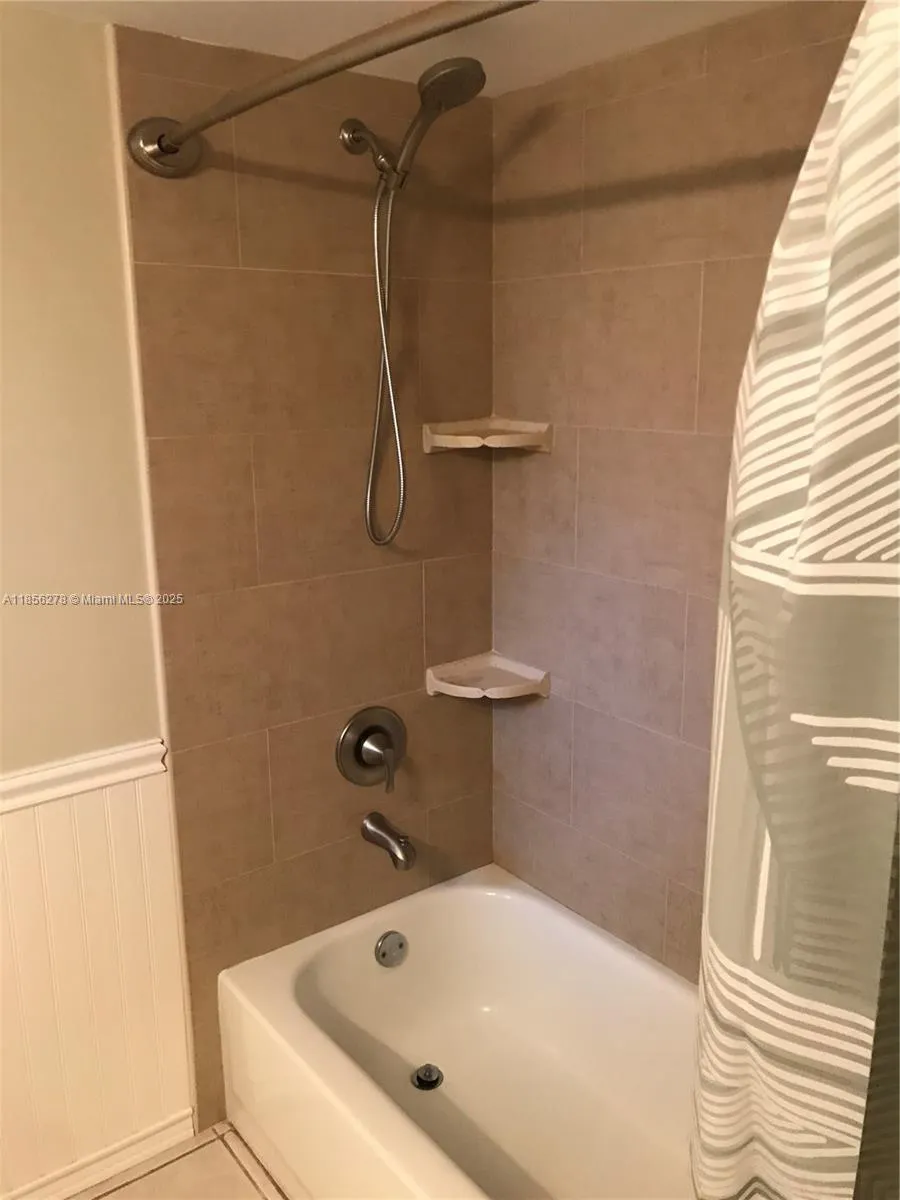 8851 N New River Canal Rd, #11E