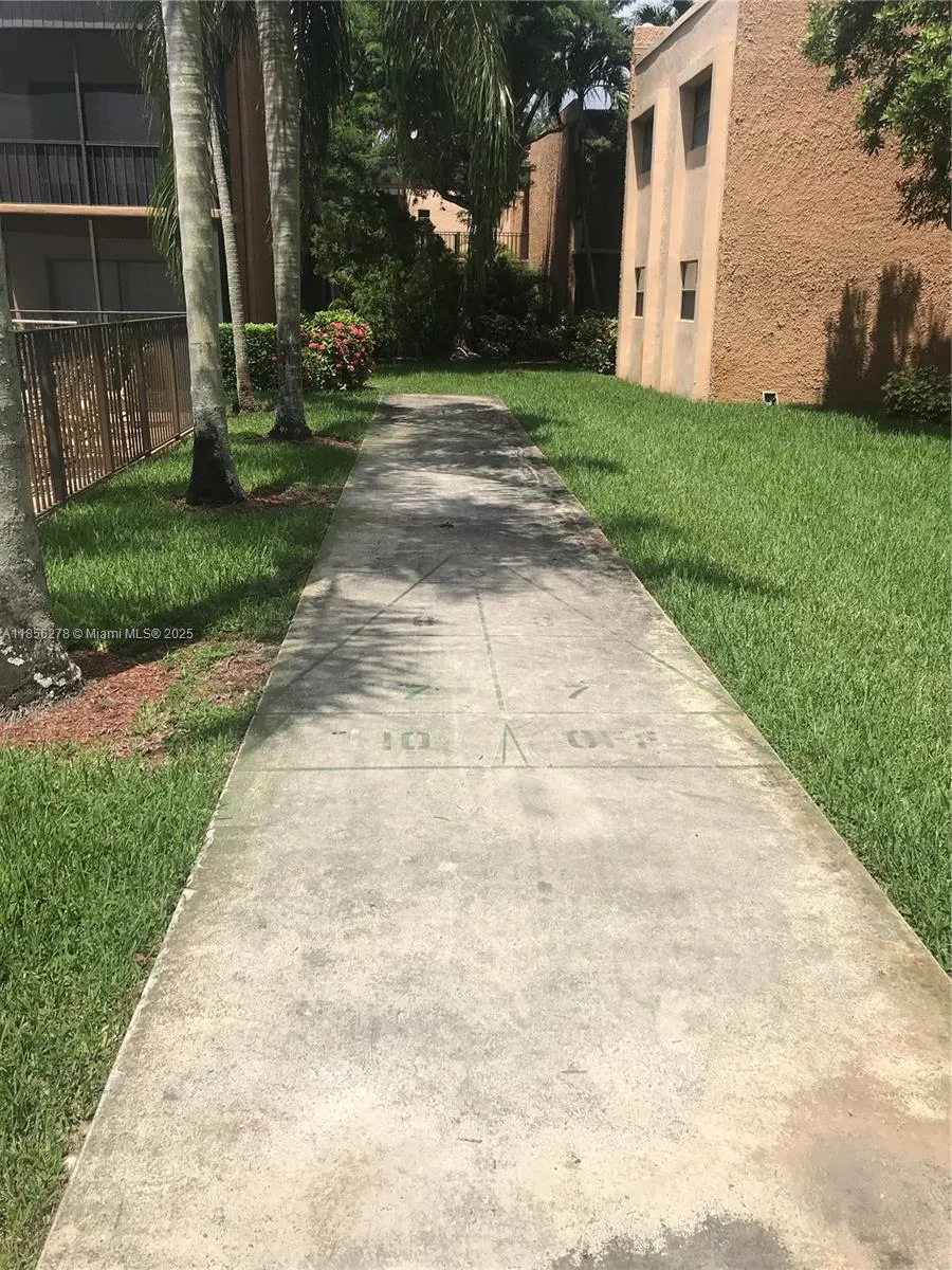 8851 N New River Canal Rd, #11E