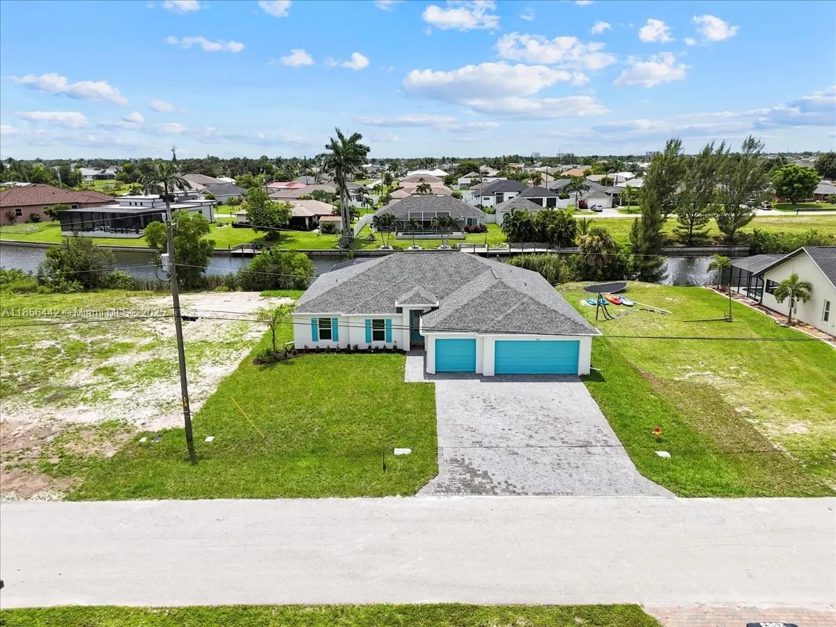520 SW 28th St