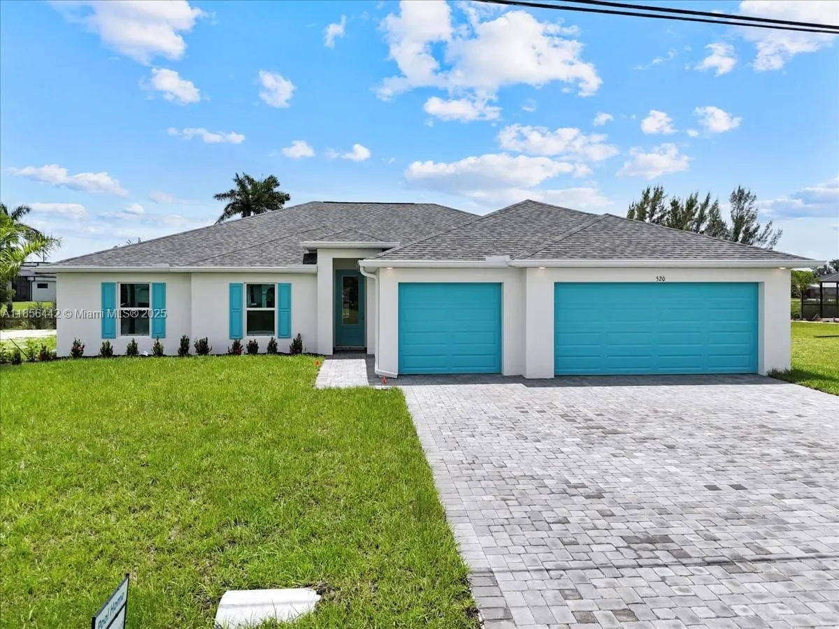 520 SW 28th St