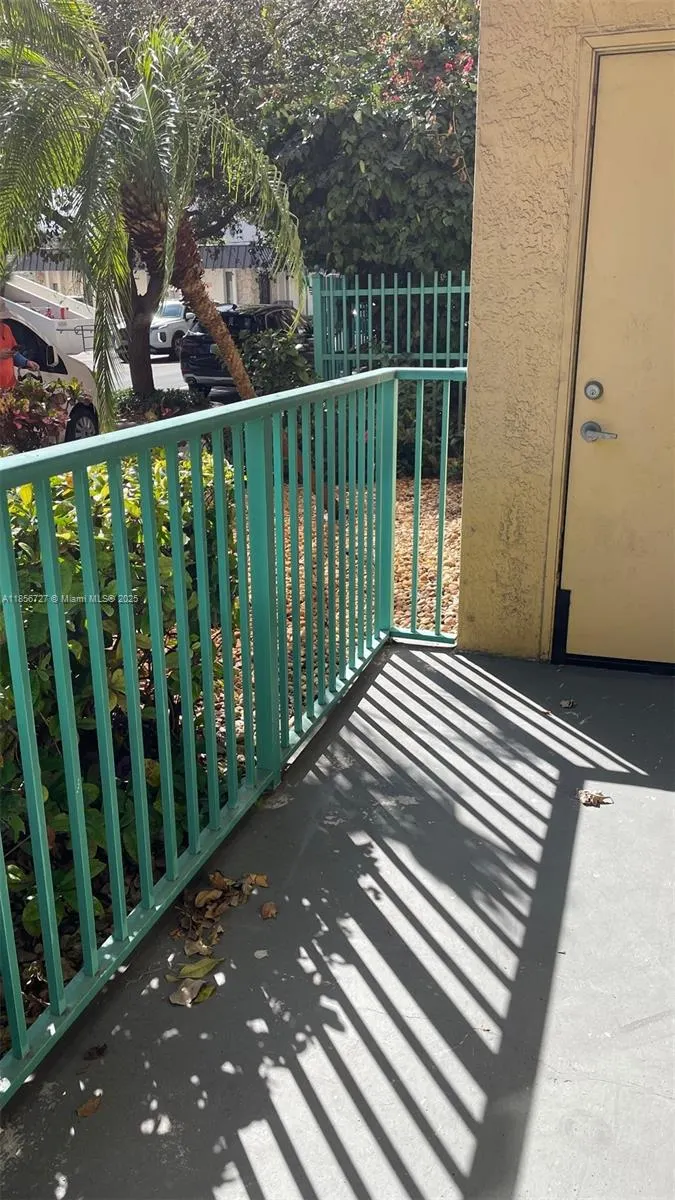 6001 SW 70th St, #127