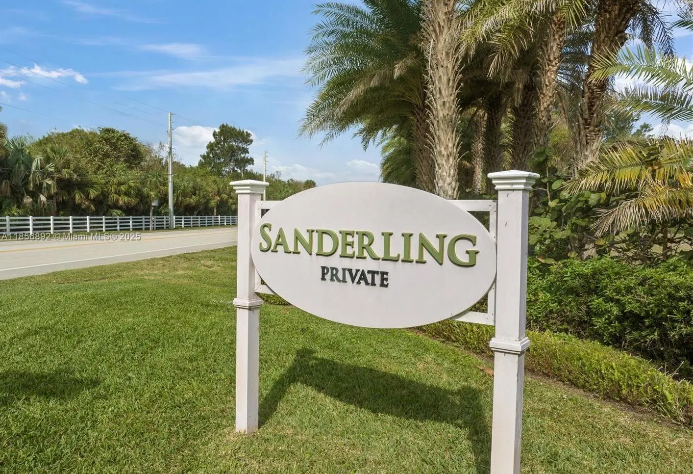 2335 Sanderling Ln