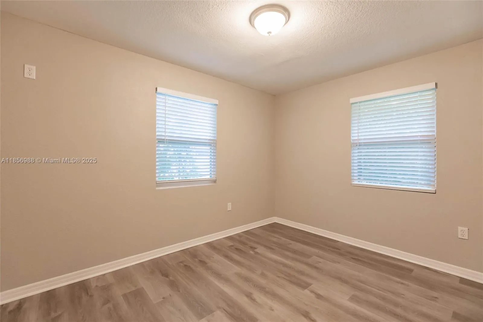 7603 Penny Ln