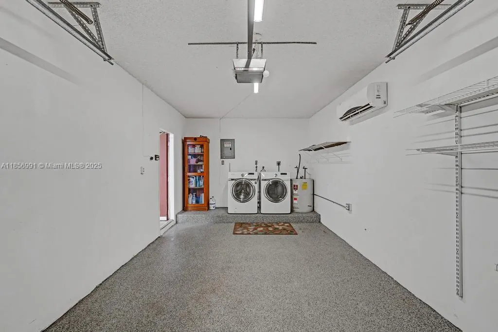 9540 Sevilla Ln