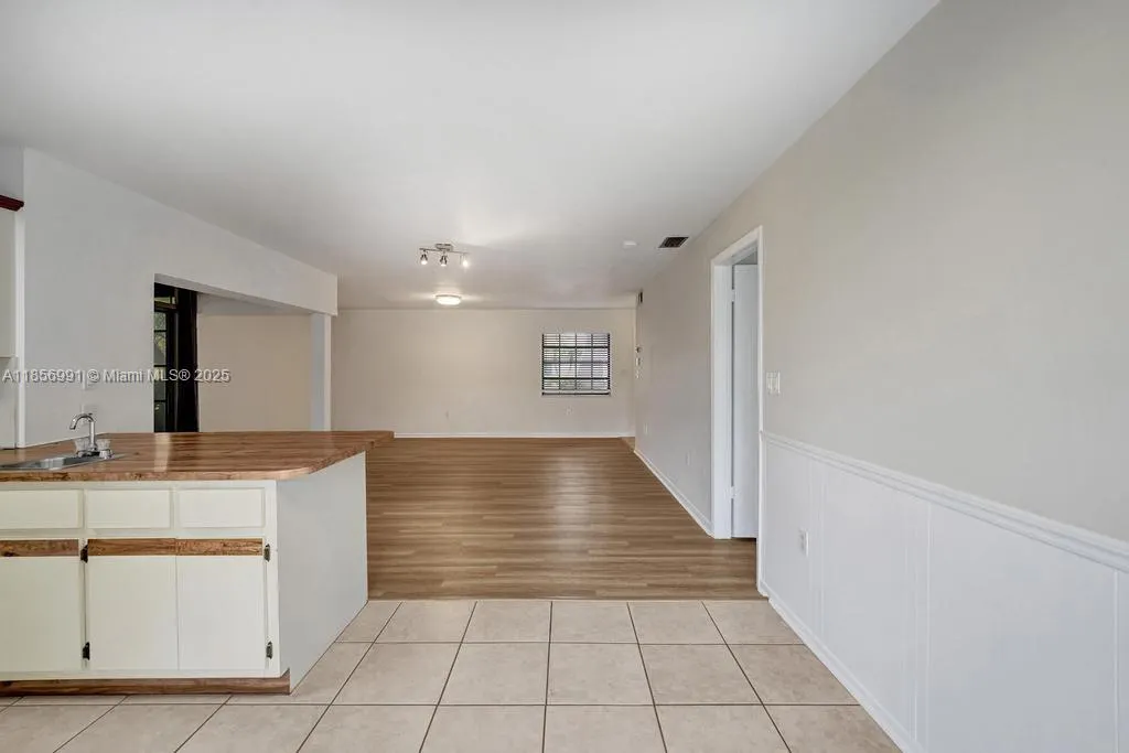 9540 Sevilla Ln