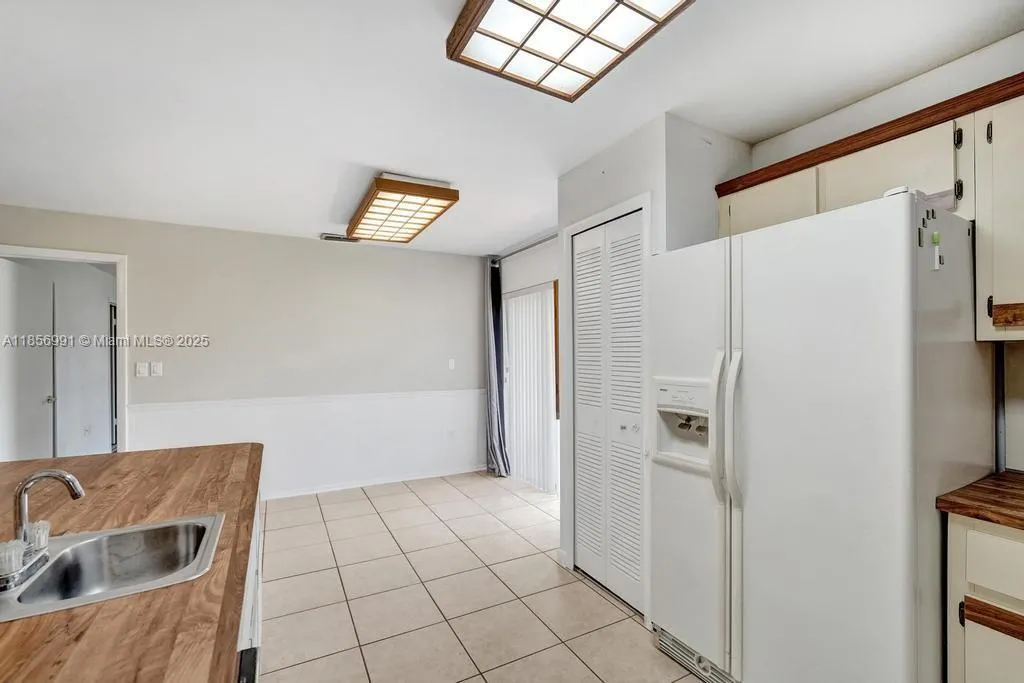 9540 Sevilla Ln