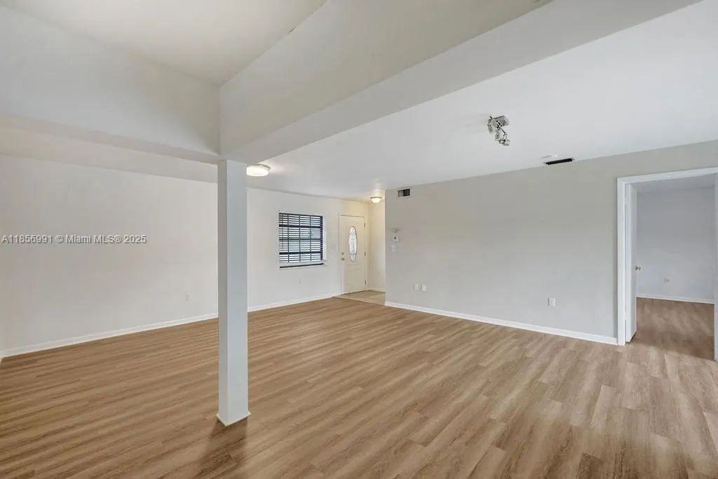 9540 Sevilla Ln