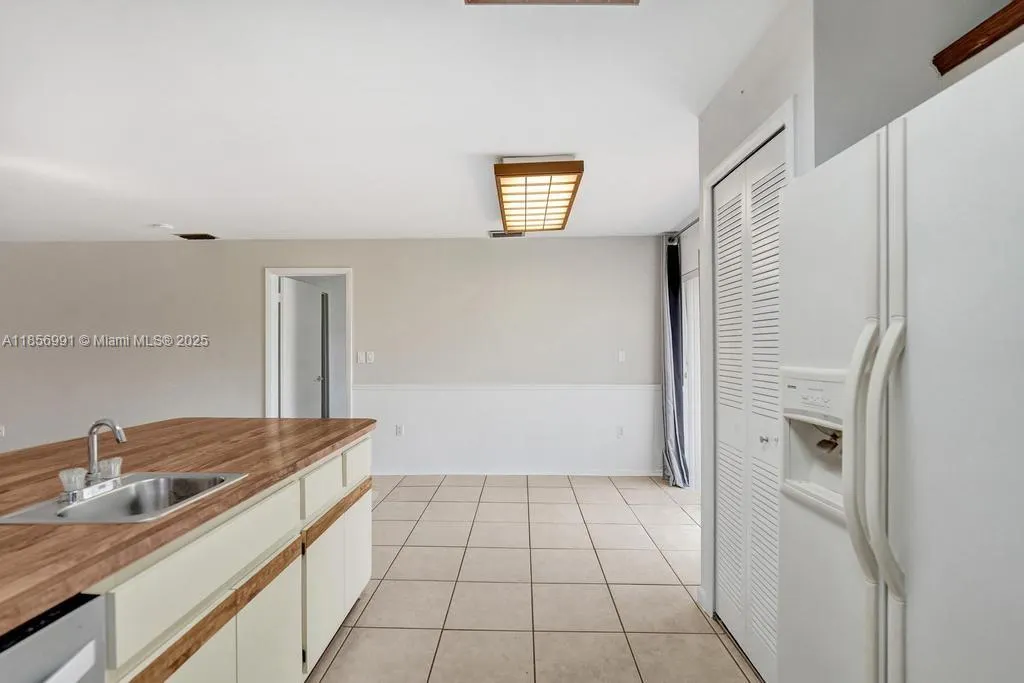 9540 Sevilla Ln
