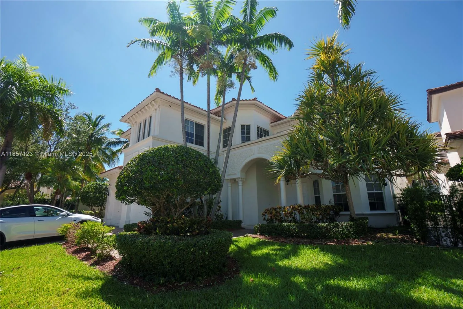 822 Meridian Ln