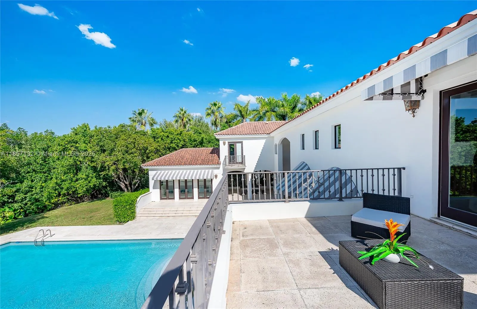 3 Tahiti Beach Island Rd