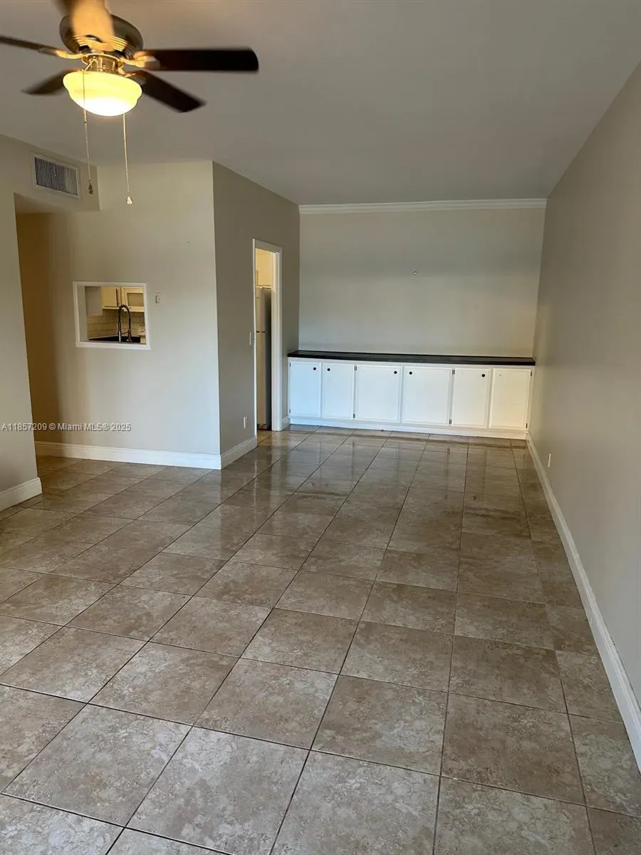 400 N Riverside Dr, #102