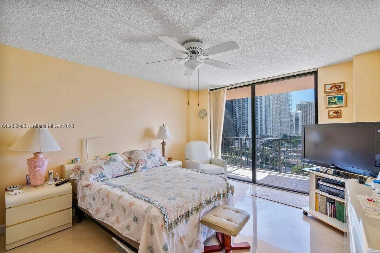 210 174th St, #1403
