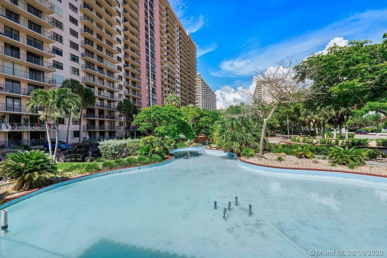 210 174th St, #1403