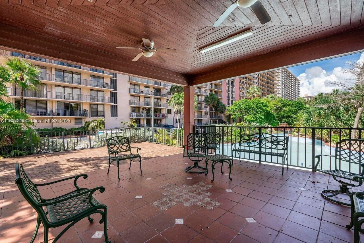 210 174th St, #1403