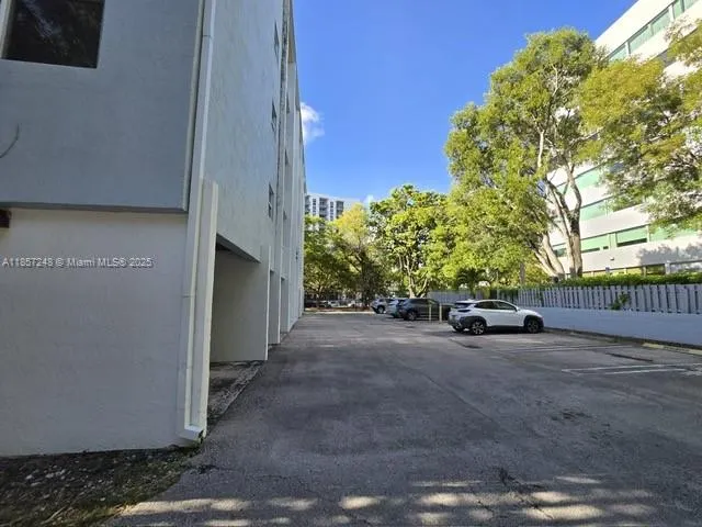 2920 SW 28th Ter, #302