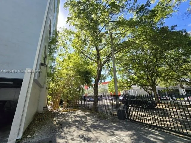 2920 SW 28th Ter, #302