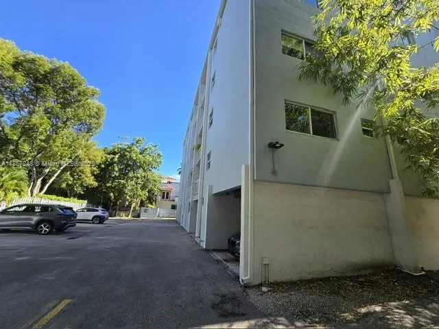 2920 SW 28th Ter, #302