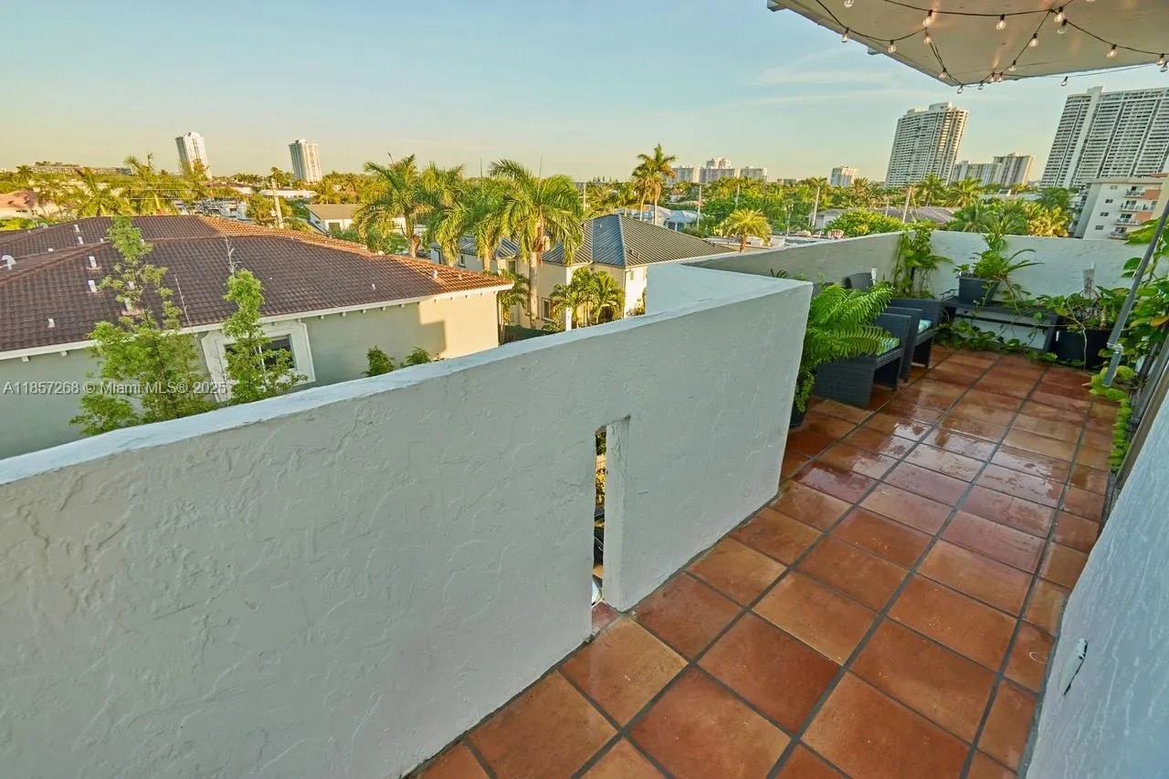 3545 NE 166th St, #510