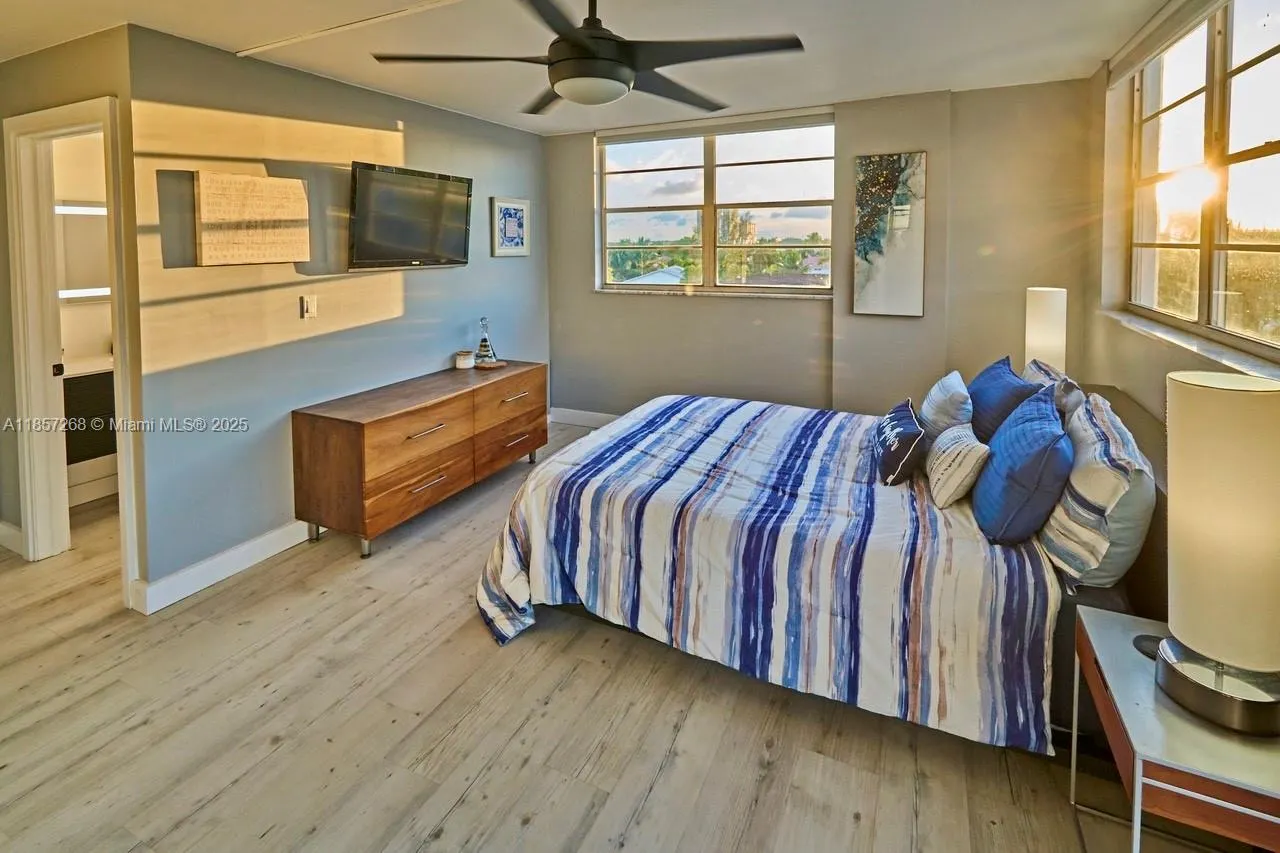 3545 NE 166th St, #510